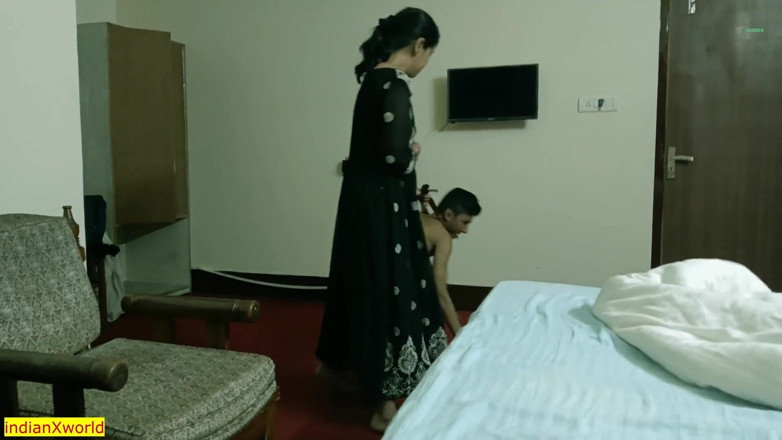 Indian Xshot: Het modell poonam knullar med 18 år tonårspojke! Bästa hindi sex