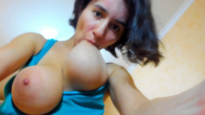 myla_angel: Gimnastyka w odzieży sportowej i nagiej, ssanie piersi, nagie chodzenie