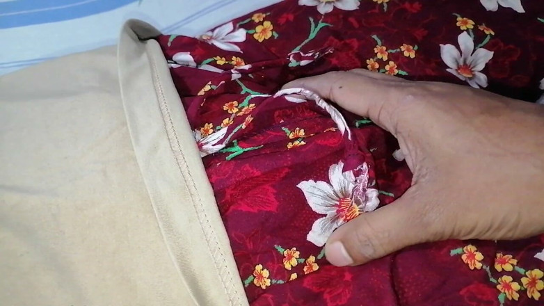 Sweety In Bed: Натуральные волосатые азиатские сиськи крупным планом