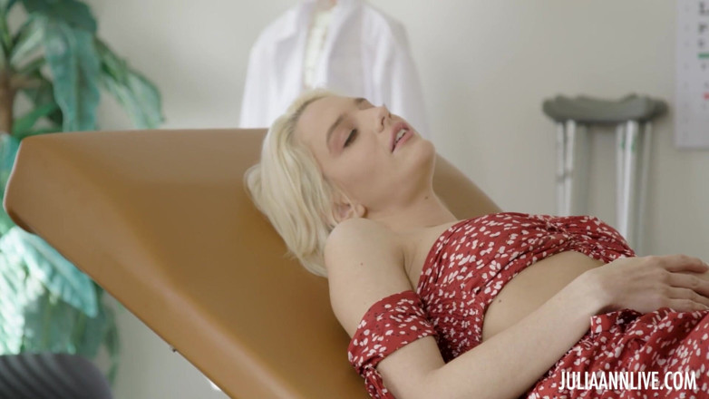 Julia Ann: Julia Ann, Urut terapi kaki Kenna James