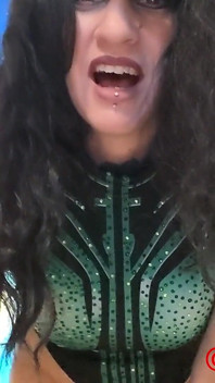 Hela Giantess भगदड़