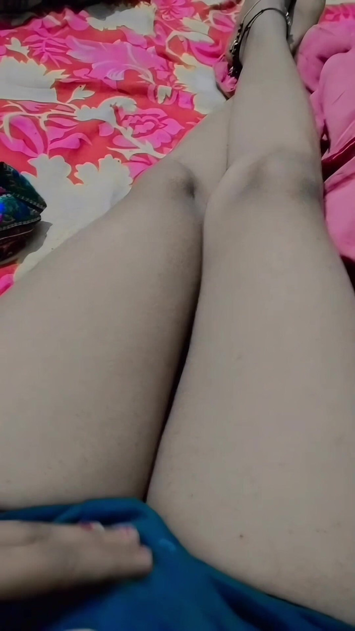Sluty Piya: Desi-mädchen fingert hart in der muschi bis zum pissen