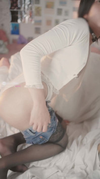 Cute Asian Femboy Deepthroat wytryski