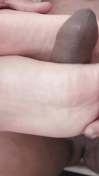 Luara viene scopata da 5 ragazzi contemporaneamente