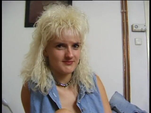 POV Orgasms: MILF blonde Jerman dalam aksi solo