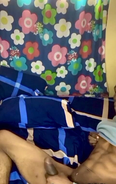 Stilesbhalifa1: Ateşli yurtta seks ön sevişme