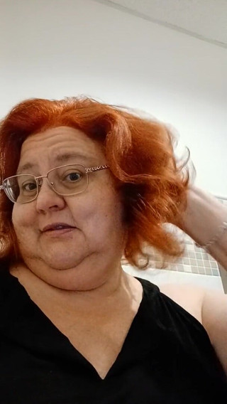 BBW nurse Vicki adventures with friends: Spójrz na moją nową fryzurę i kolor włosów
