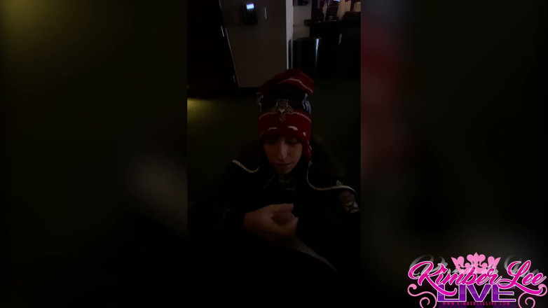Kimber Lee: Sana sakso çekmeye ne dersin... Spor Maçında!? Amatör bebek kimber lee!