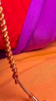 shaadishuda mahila apne sabse achchhe dost ke pati ko chodti hai