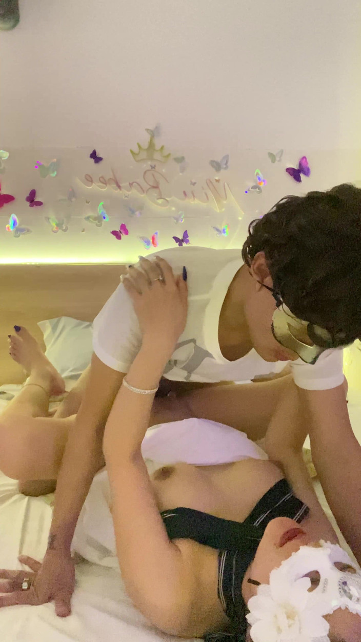 MiuBabee: 男友很幸运能抓住他情人的好朋友