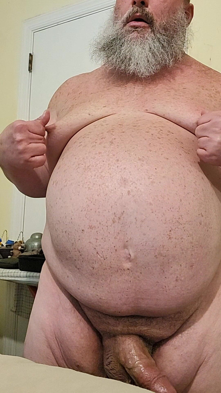 GeneWadexxx: Urso Gene Wade acaricia seu pau grande e goza