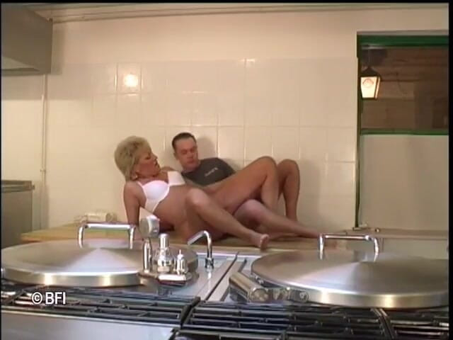 Mature Babes: Young dude fucked hot blonde mature slut