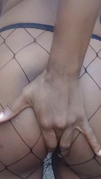 Shaking Bouncing Twerking My Booty in Fishnet Tights Squirting