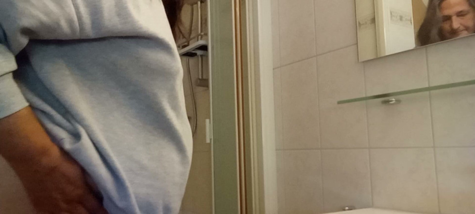 SchwarzeGraefin: BBW Belly Fat Wobble Shower Mature German