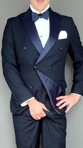 Master Shiny Shoes: 穿着燕尾服的欲望