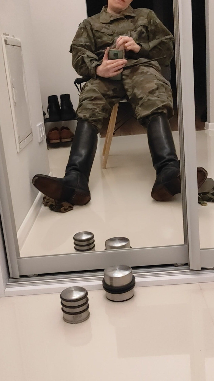 Gayfucker25: 《军官2》中士兵手淫