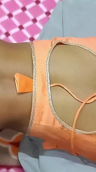 Köyün yengesi dedi ki, Sik beni, sikini götüme sok. Çok hoşuma gidiyor.