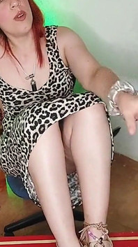 La Directora Del Colegio Descubre Tu Fetiche De Pies Y Te Humilla! Joi pies fetiche