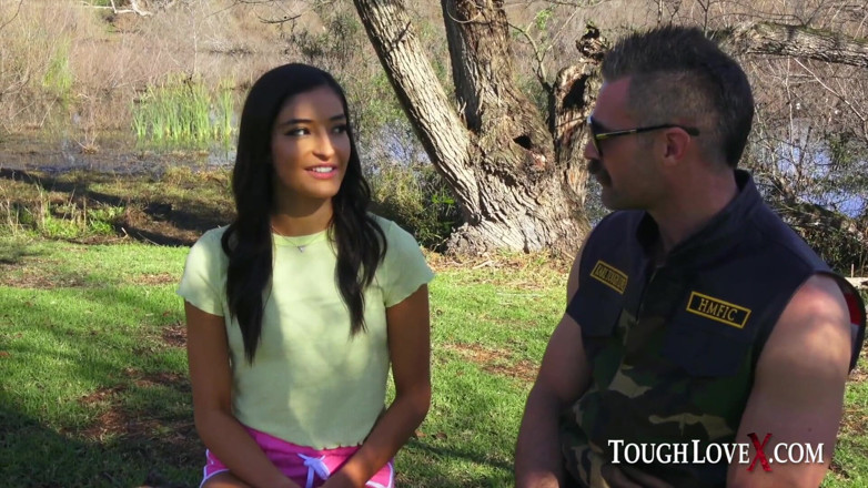 ToughLoveX: TOUGHLOVEX- Nenasytná Emily Willis se nemůže na dostatečných pér