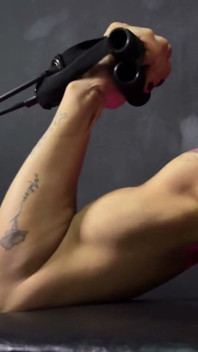 Klasa anatomii, biceps, ramiona i bardzo rozkojarzony student część 1