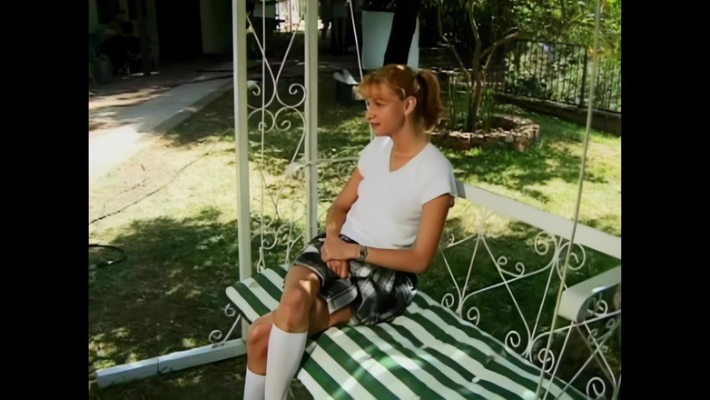 Bewitched!: O fată tânără vrea să sugă pulă și să fie futută...