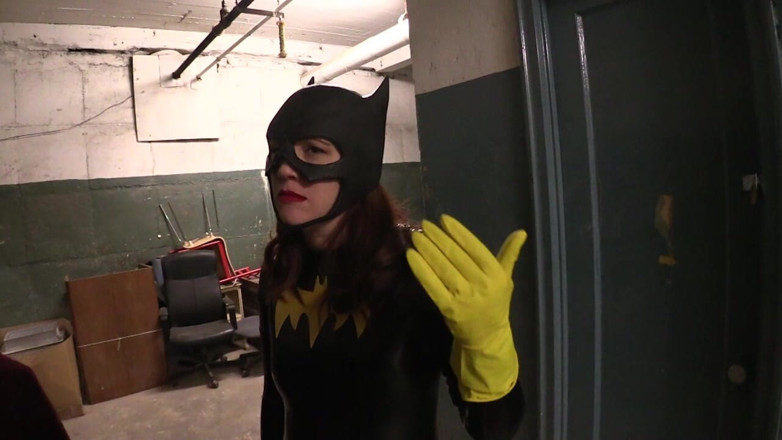 Evangelines Fetish: Hallwayhypnos, Batgirl's Blowjob
