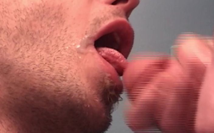 SEXUAL SIN GAY: Adegan seks threesome hot bareng 1 cowok gay di toko video...