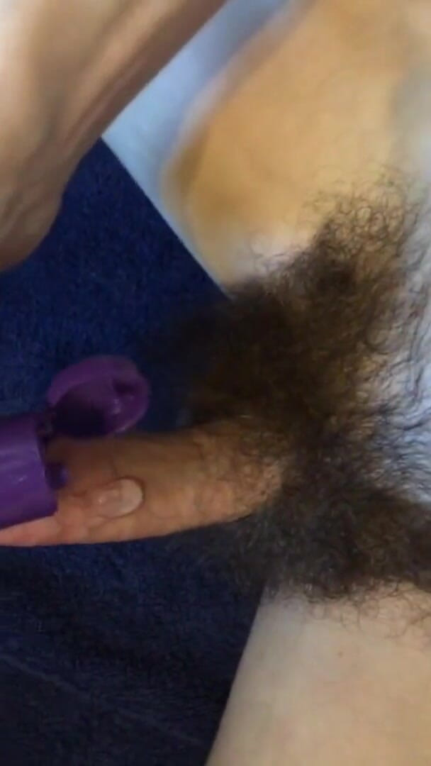 qaz11: handjob on cam-403