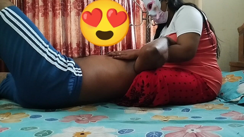 Teensex: Esposa peituda tenta seduzir o melhor amigo do marido como...