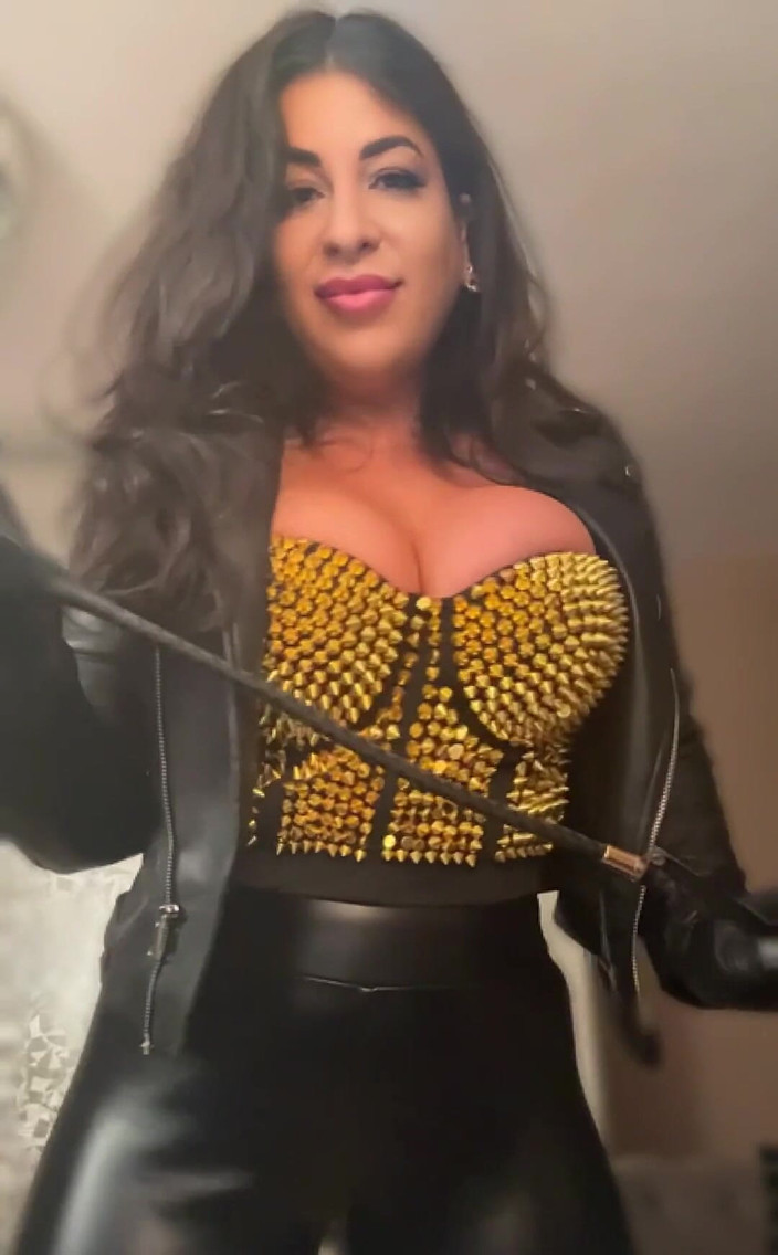 LadyAyse5: ¿Te gusta mi atuendo, te gusta mi atuendo?