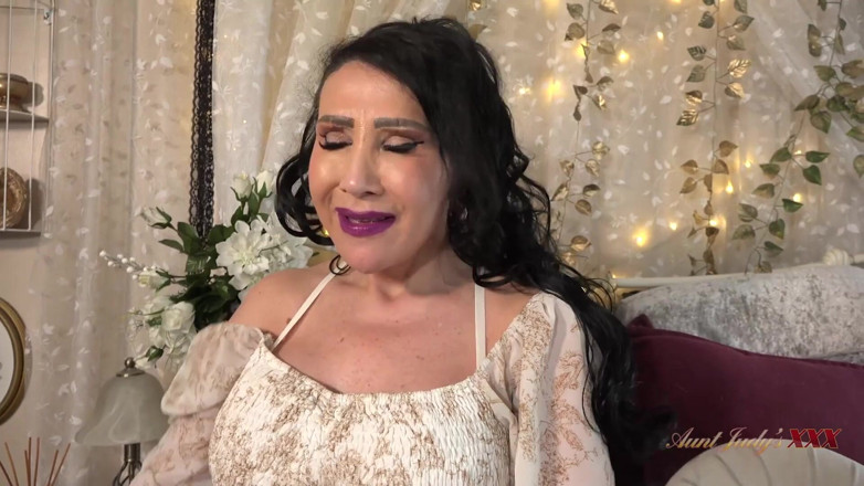 Aunt Judy's XXX: CiociaJudysXXX - twoja cycata dojrzała macocha Nicole Dupapillon pozwala ci ją...