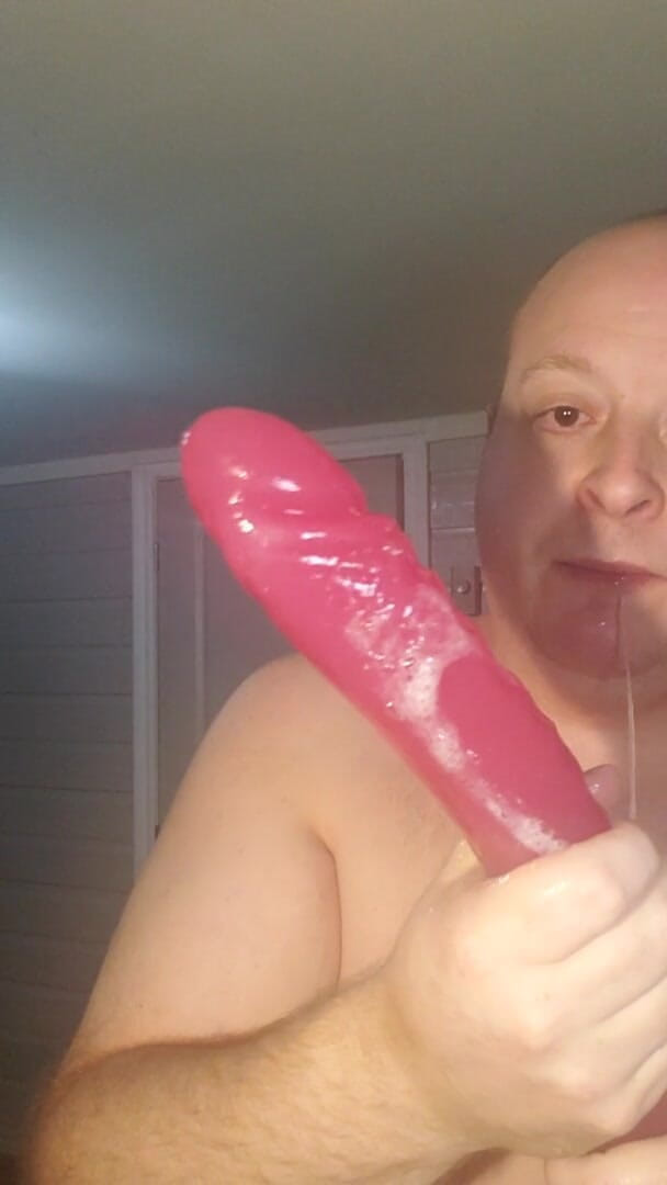 Charlieboy69: ディープスロート 巨大な18インチ パープルダブルディルド