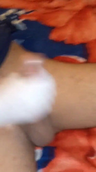 第一次用手套撸管