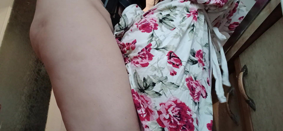 Lesbian-illusion: Bà chủ của tôi đụ tôi khi chồng cô ấy đi làm