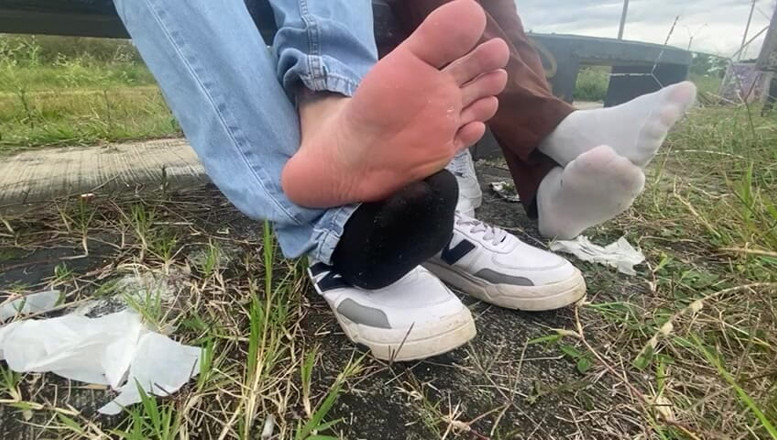 Mr Feet Colombia: Saya mahu merasakan muka awak dihancurkan di bawah kaki saya...