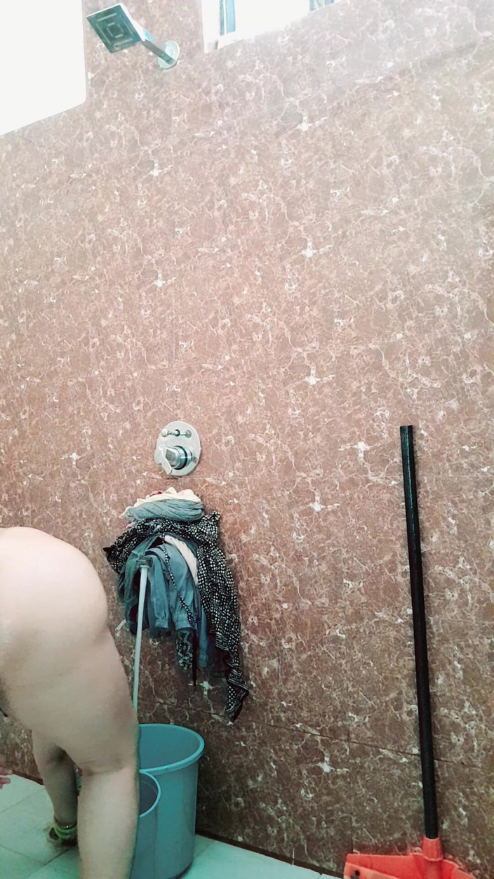 Puja555: Puja Bhabhi badkamerscène