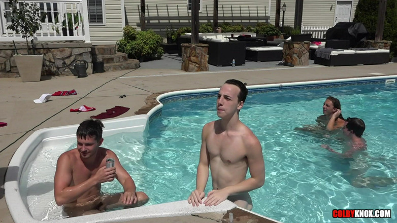 Colby Knox: Day Weekend Fuckfest - em pêlo - parte 1