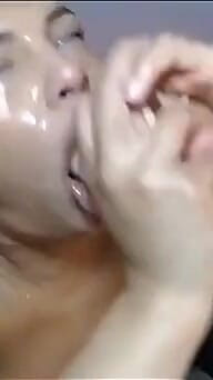 Het deepthroat vit kuk leksak