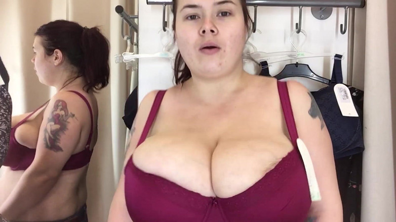 Roxanne Miller: Soyunma odasında sütyen