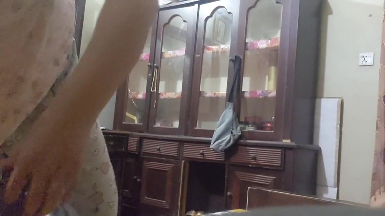 desi boy 418: 我的继妹骑乘我的黑色鸡巴 xvideo