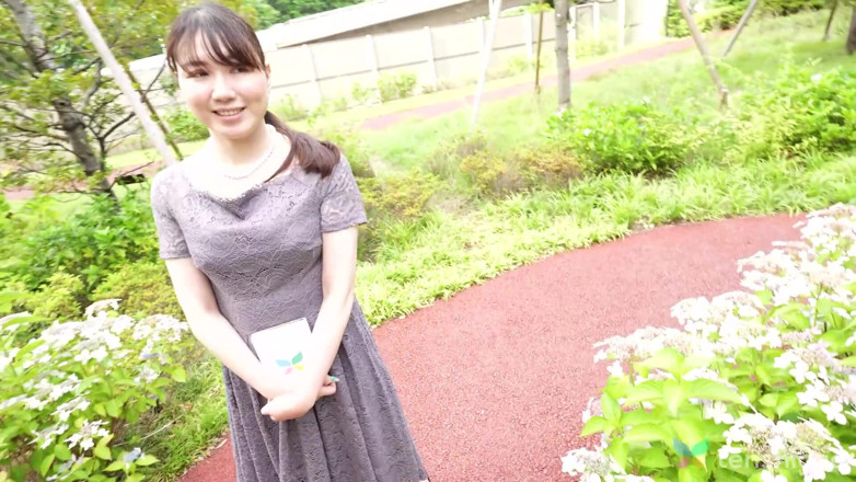 Tenshigao: Japon ev hanımı Tomoko'nun büyük göğüsleri var
