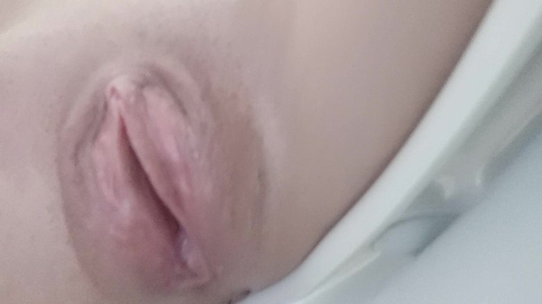 savannahamatoriale: 怀孕是一个神奇的时刻，但我必须一直撒尿