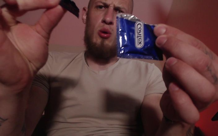 Hunky time: Prezervatife ve bacaklara boşalma