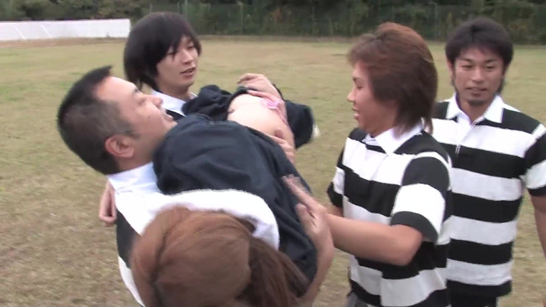 JAPAN IN LOVE: ฉากแก๊งแบงญี่ปุ่น-1 นานะ คอนโน สาวผอมบาง โดนเย็ดหมู่กับน้ำแตกคาปากบนสนามเบสบอล