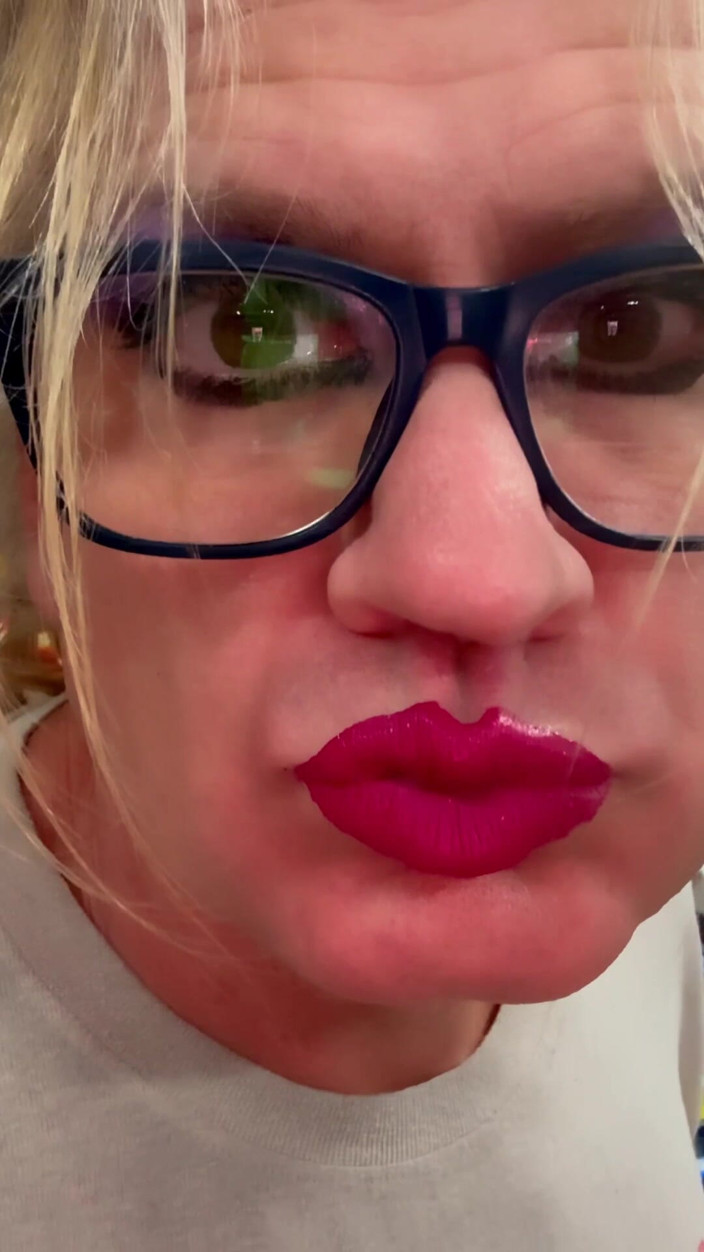 CindieLove: Slampiga korta shorts, sissy utomhus, mataffär