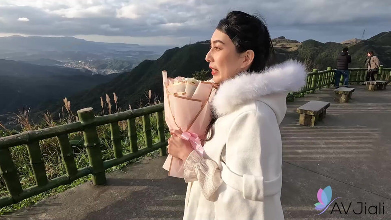 AV Jiali: Appuntamento pov con la calda ragazza mora che fuma, Diexin