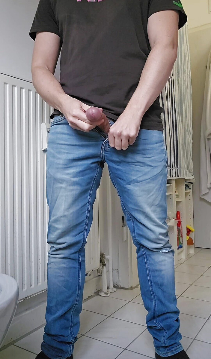 GerMANpiss: 내 청바지와 티셔츠와 파이널의 오줌 내 정액 Germanpisss