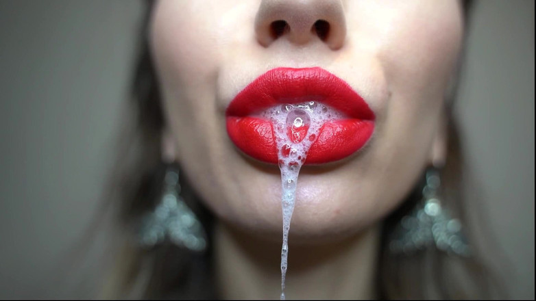 Rarible Diamond: Labios rojos escupen jugar a cámara lenta 3