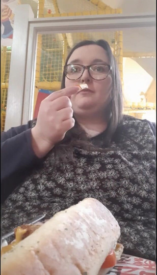 SSBBWLadyBrads: SSBBW rahsia penggambaran makanan dengan keluarga tiri (video ini tidak mempunyai...