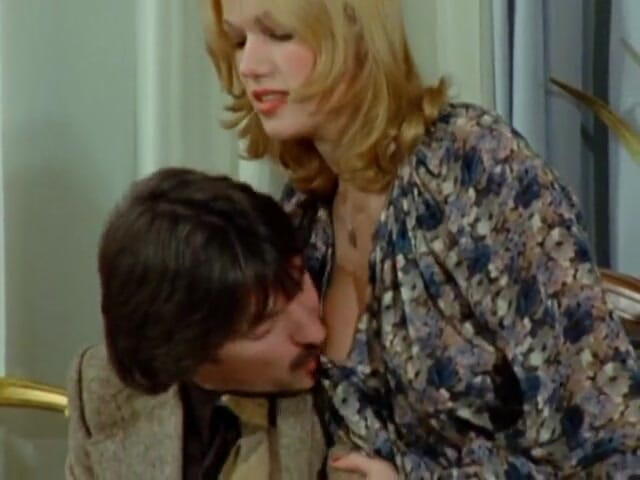 European Classics: Brigitte Lahaie E Kathy Stewart Chupam O Chefe Debaixo Da...
